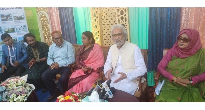 নতুন পর্যটন গন্তব্যের সন্ধান করছে সরকার : হাসান আরিফ