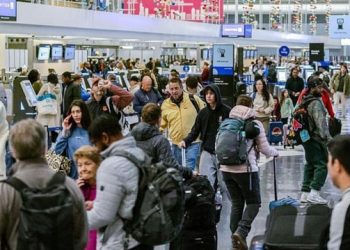 যুক্তরাষ্ট্রে শাটডাউনের কারণে সহস্রাধিক ফ্লাইট বাতিল